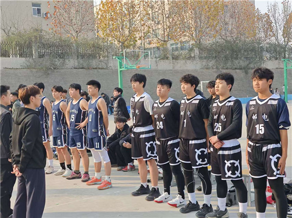 郑州平原邮电葛老师照片，是招生办老师吗？